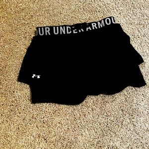 These shorts are under armor and they have a iner shorts liner.